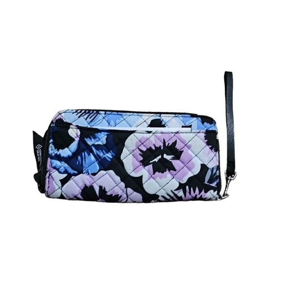 VERA BRADLEY Floral Quilted Wallet - Picture 1 of 3